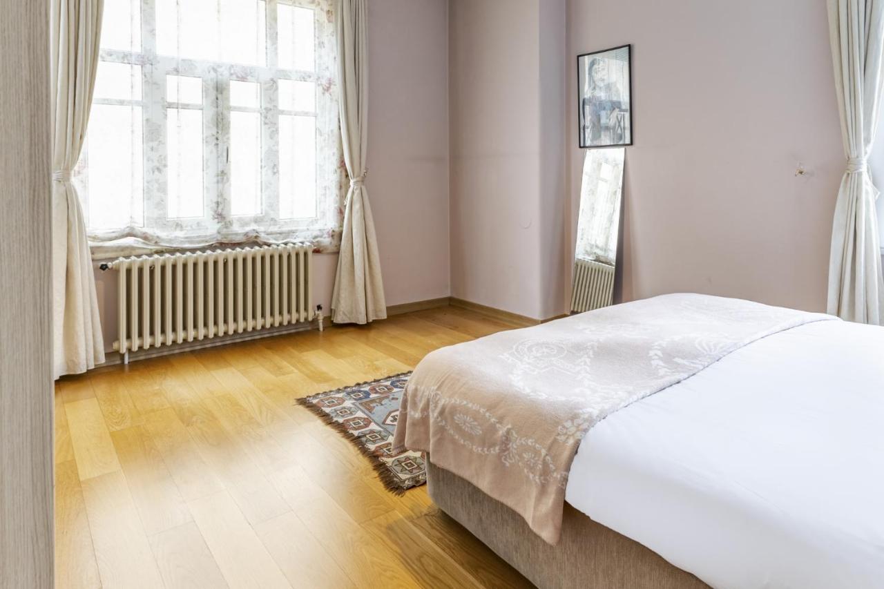 Flat With Balcony And Bosphorus View In Beyoglu Apartment Istanbul Ngoại thất bức ảnh