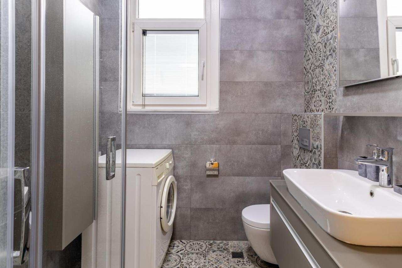 Flat With Balcony And Bosphorus View In Beyoglu Apartment Istanbul Ngoại thất bức ảnh